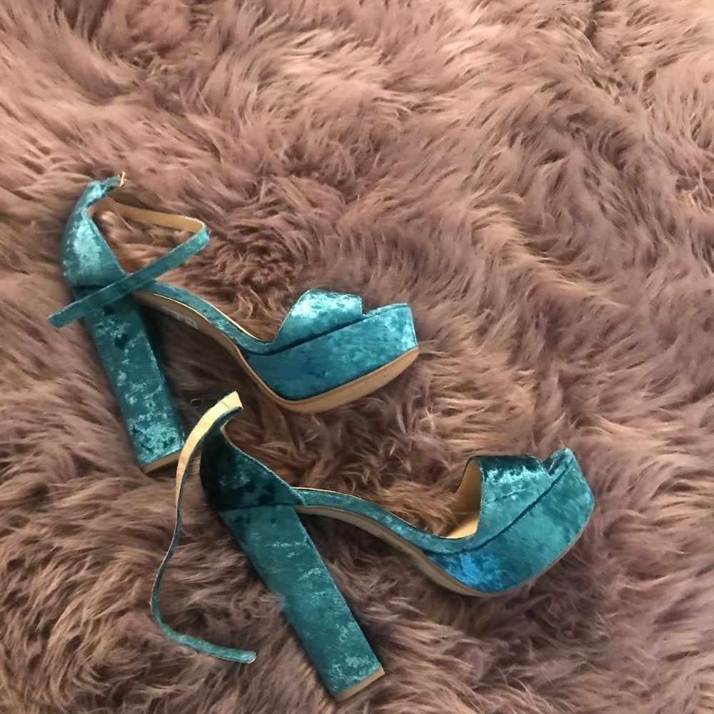 Size 9 unworn heels